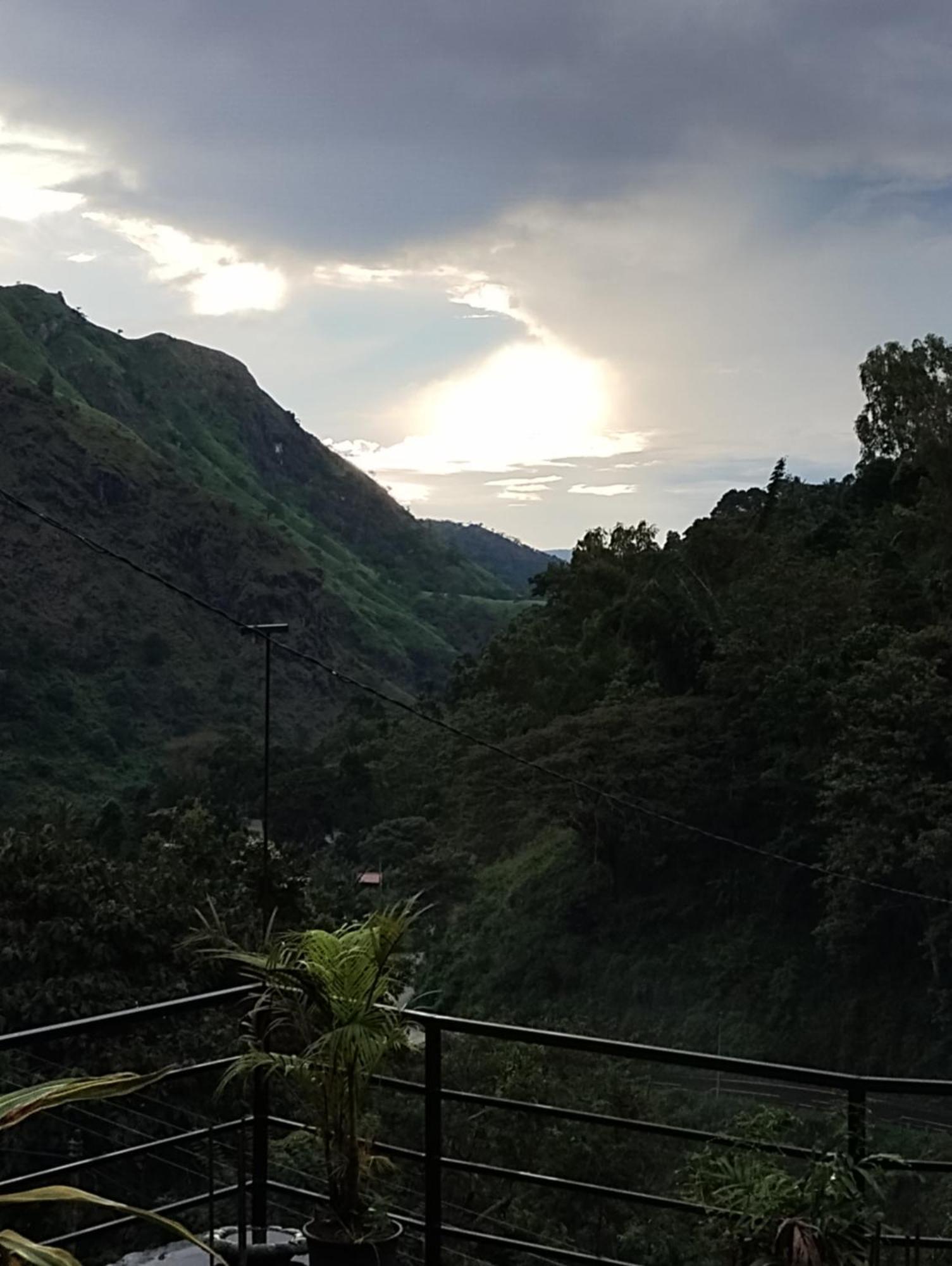 ホテル Ella Lucky Panoramic エクステリア 写真
